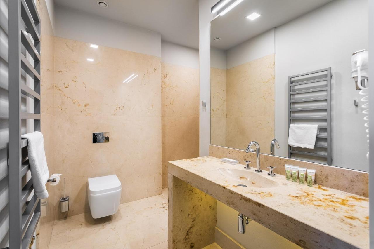 Dada Premium Aparthotel Krasków Eksteriør bilde