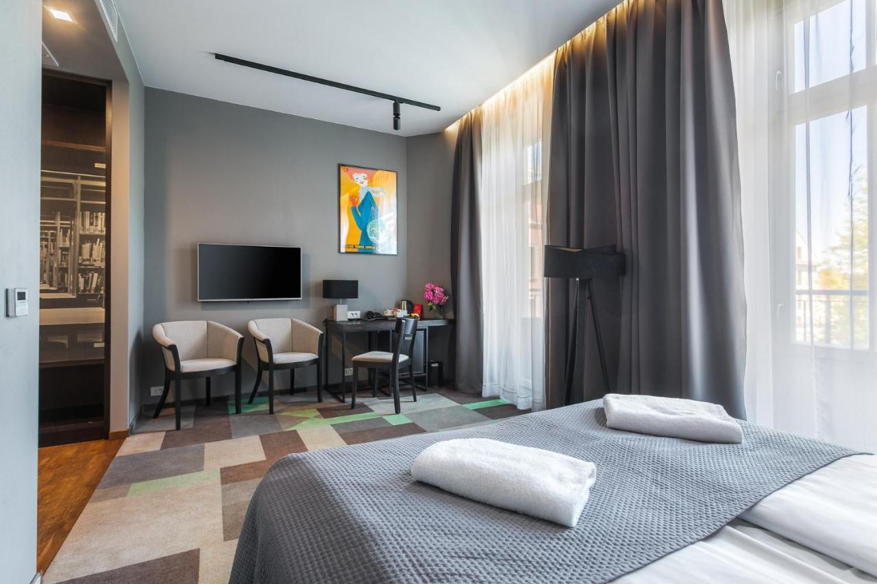 Dada Premium Aparthotel Krasków Eksteriør bilde