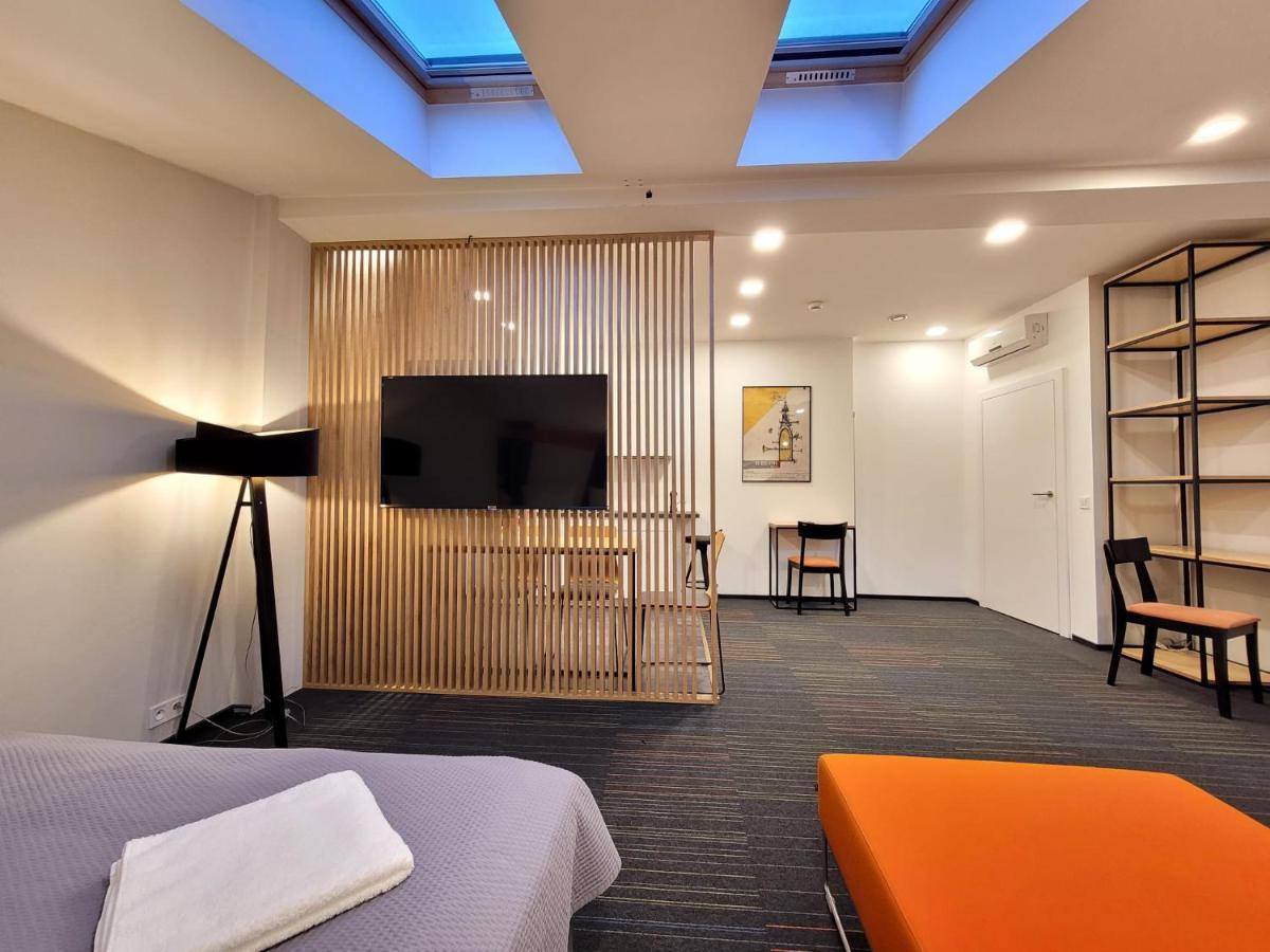 Dada Premium Aparthotel Krasków Eksteriør bilde